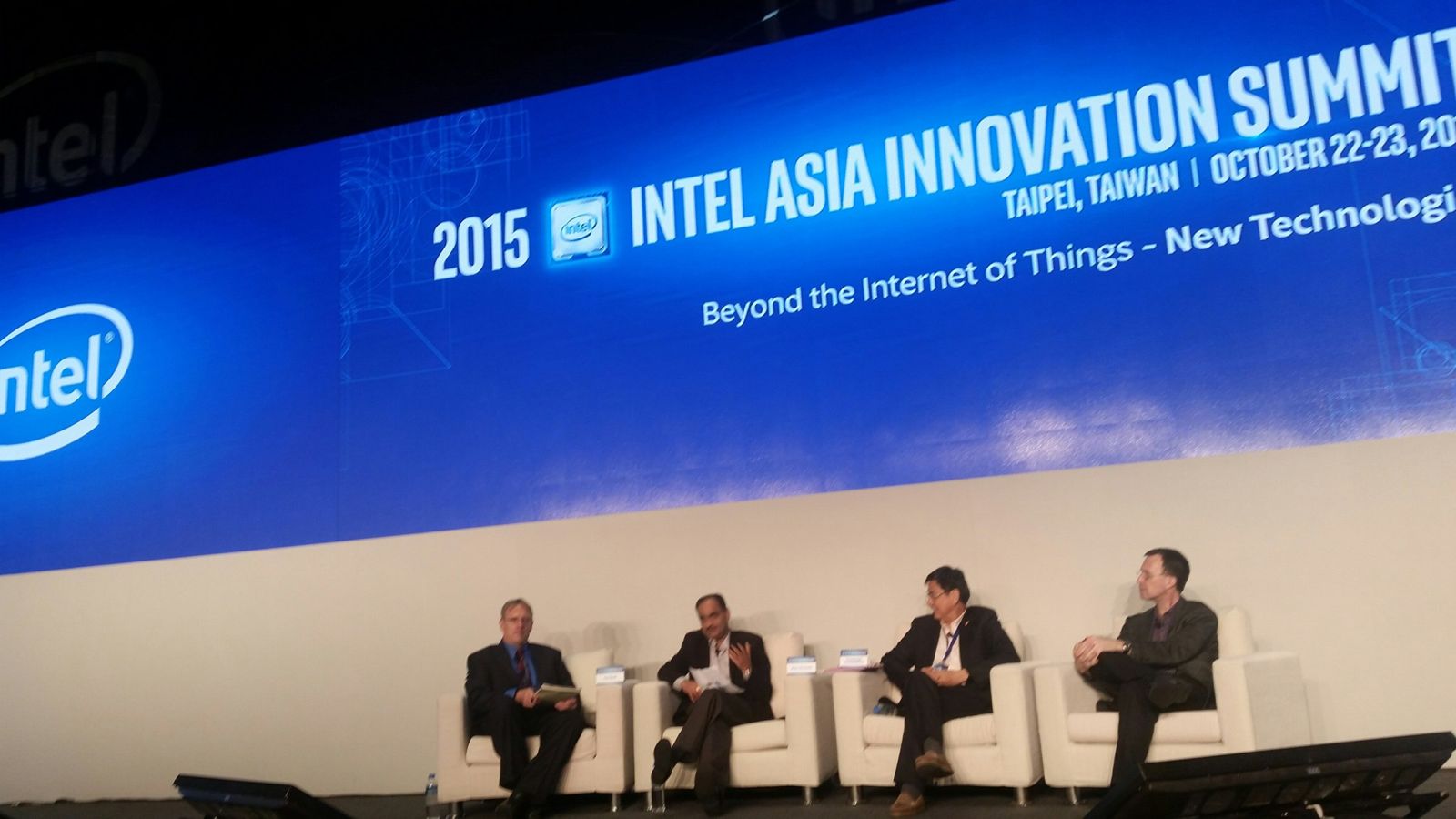 Dr. Raju Varanasi at the Intel Asia Innovation Summit 2015